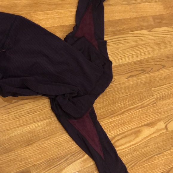 Lululemon Full Tilt Long Sleeve - Picture 9 of 13